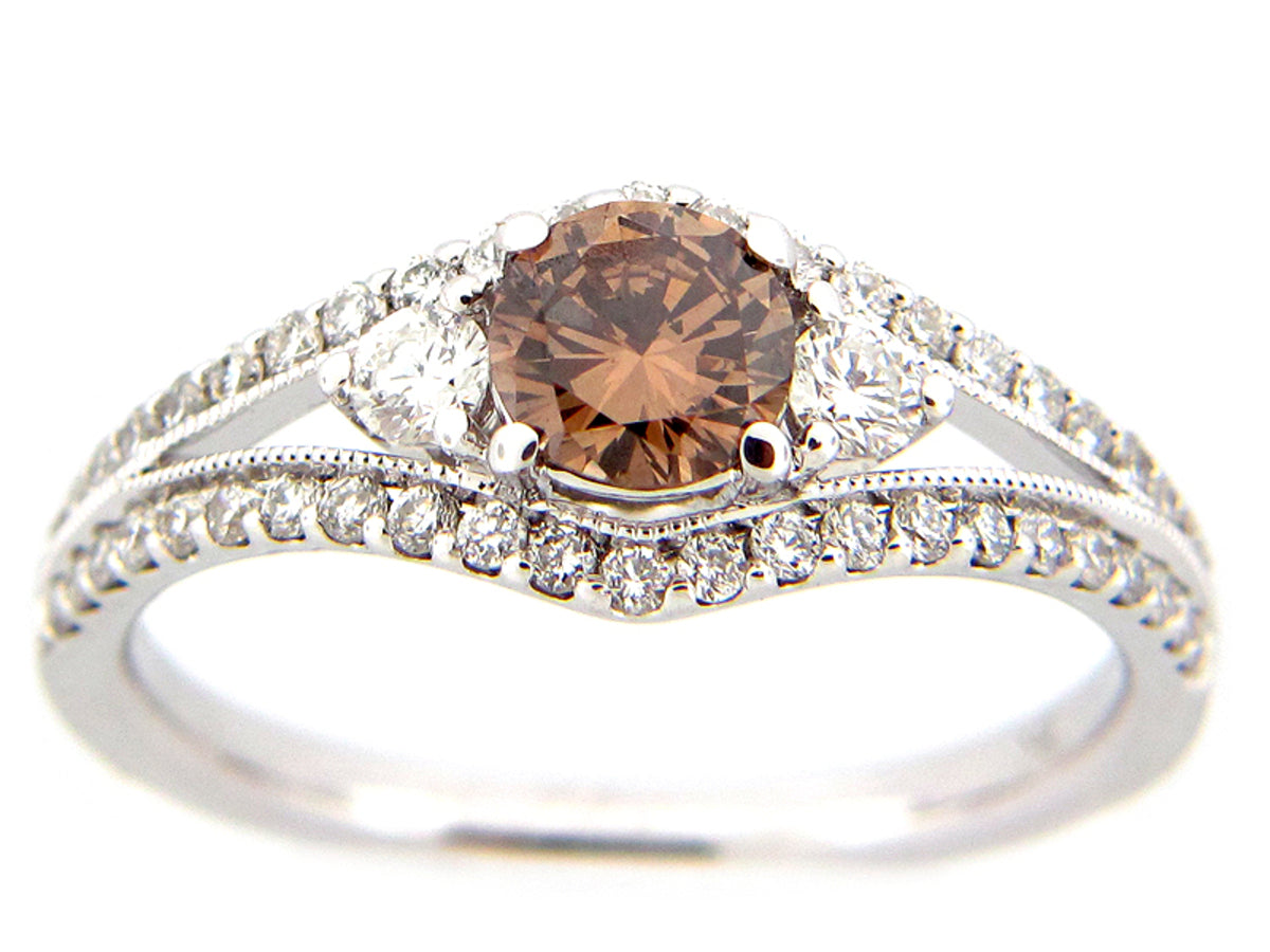 BROWN & WHITE DIAMOND RING, 18KW (N), CENTER=0.47