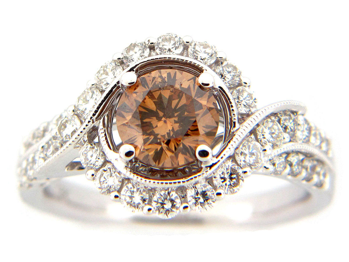 BROWN & WHITE DIAMOND RING, 18KW (N), CENTER=0.95