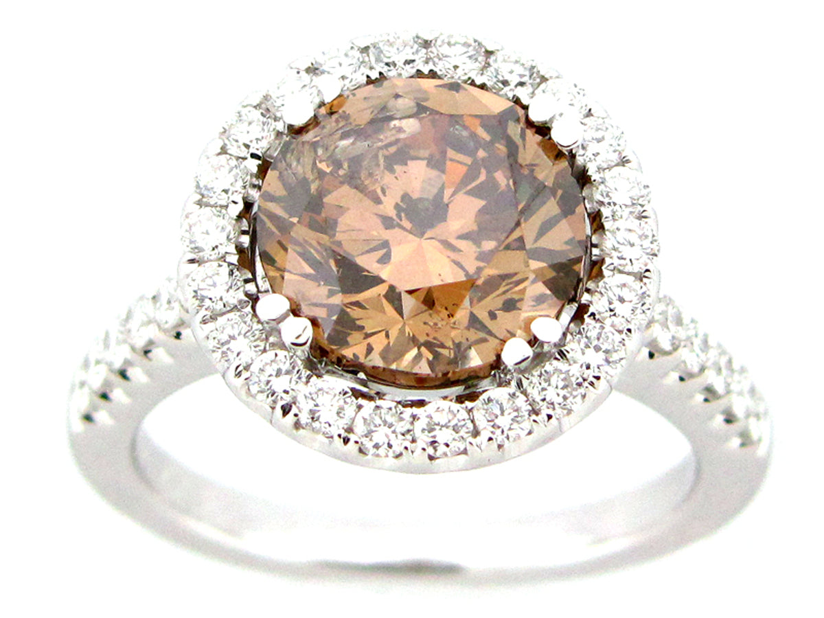 BROWN & WHITE DIAMOND RING, 18KW (N)