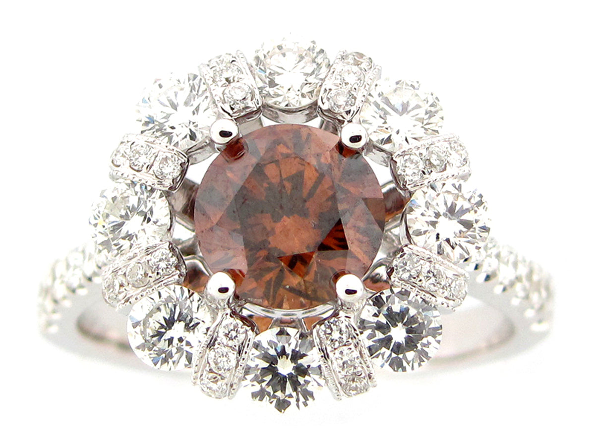 BROWN & WHITE DIAMOND RING, 18KW (N), CENTER=1.33