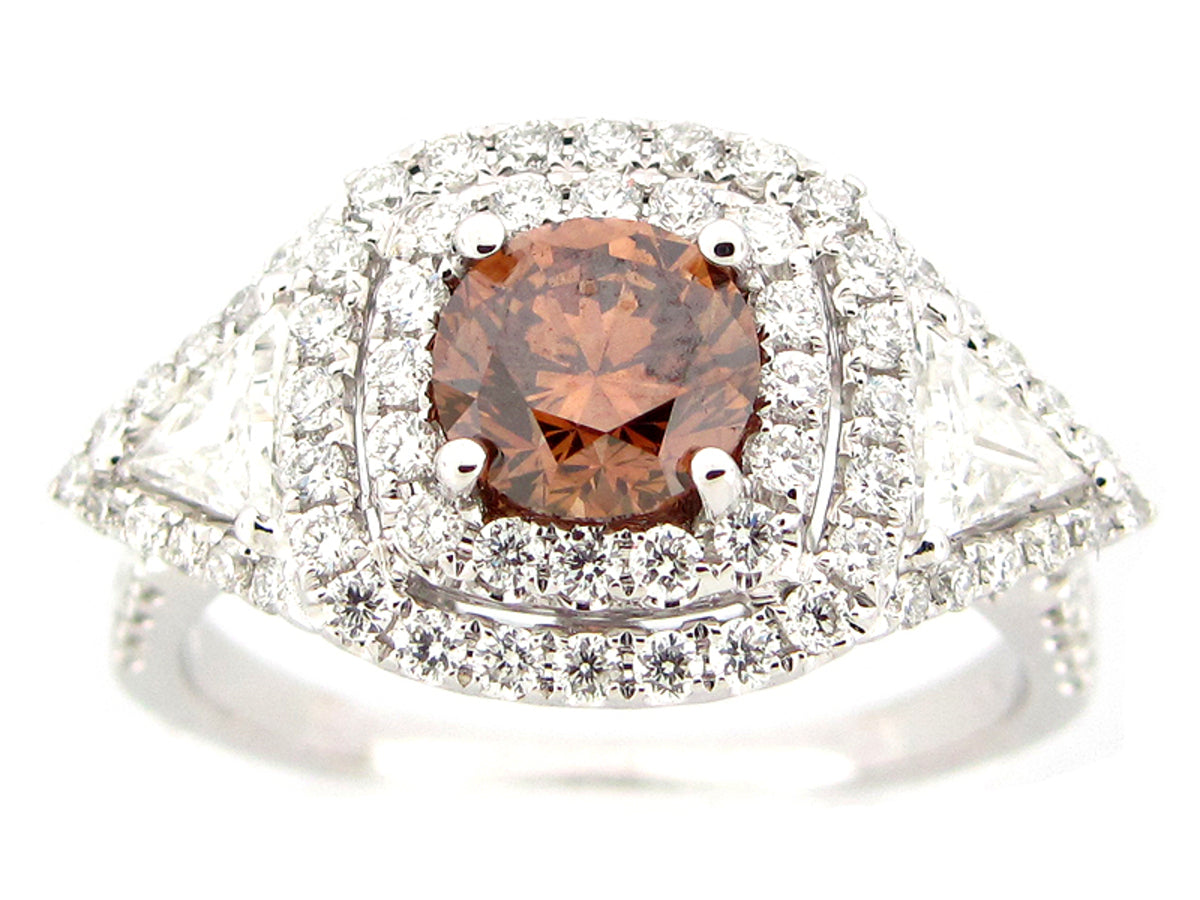 BROWN & WHITE DIAMOND RING, 18KW (N), CENTER=1.00