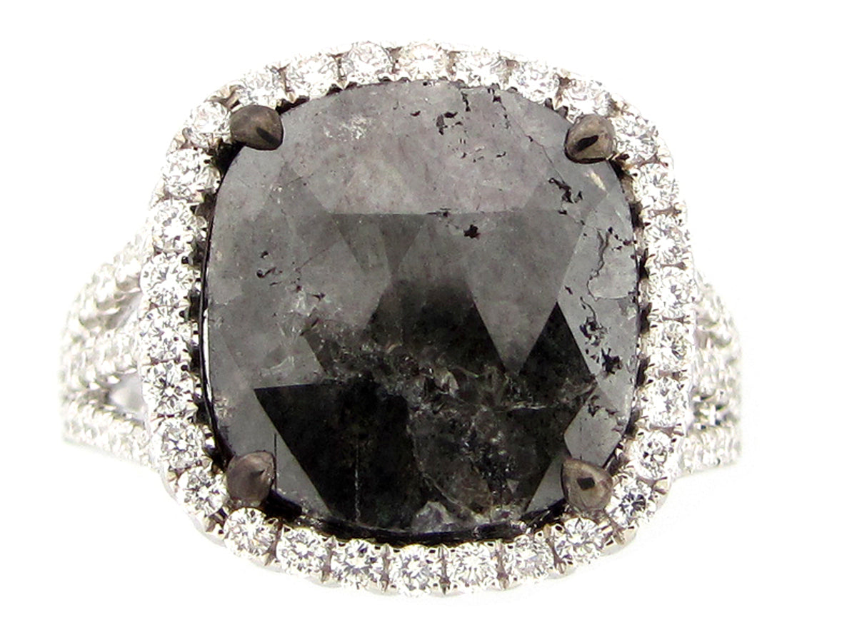 ROSE ROUGH CUT BLACK & WHITE DIAMOND RING, 18KW (R) CENTER=5.15