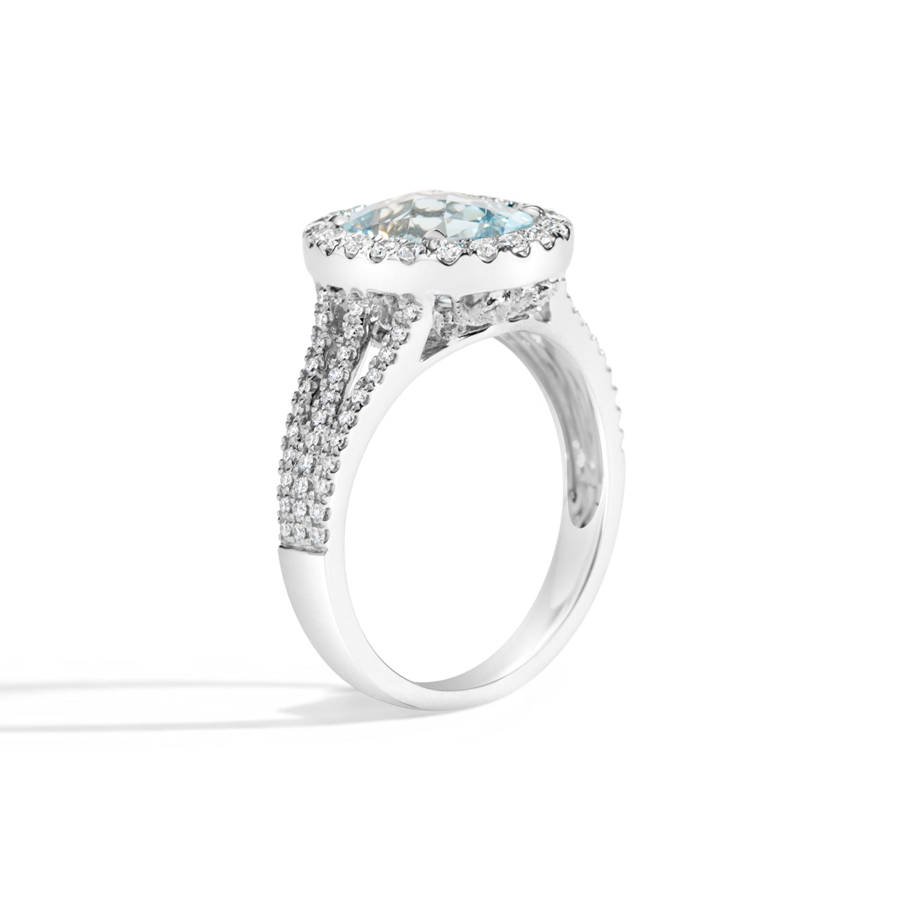Oval Aquamarine & Diamond Ring