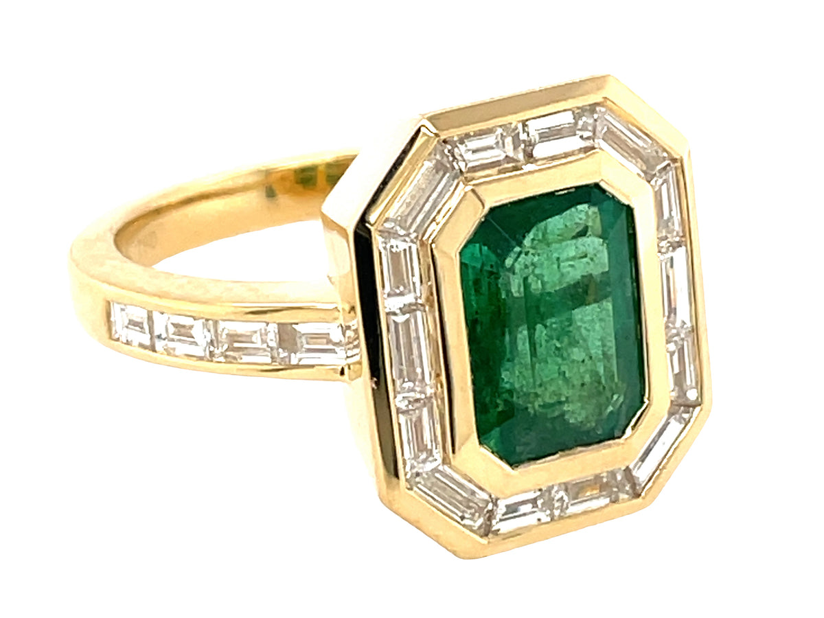 EMERALD E/C & DIAMOND BAGUETTE BEZEL HALO RING
