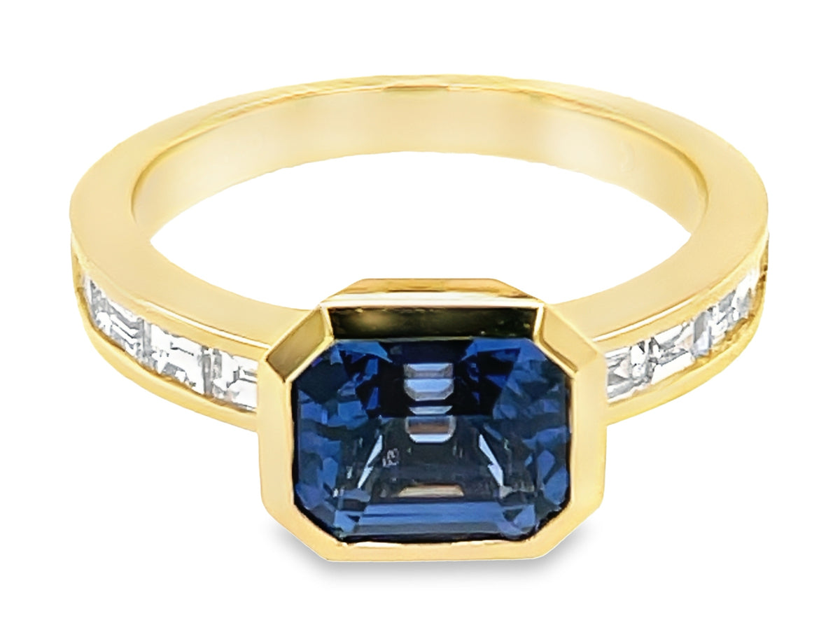 SAPPHIRE E/C & DIAMOND BAGUETTE BEZEL RING