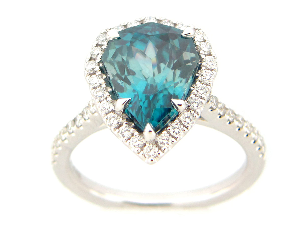 BLUE ZIRCON & DIAMOND RING, 18KW (H)