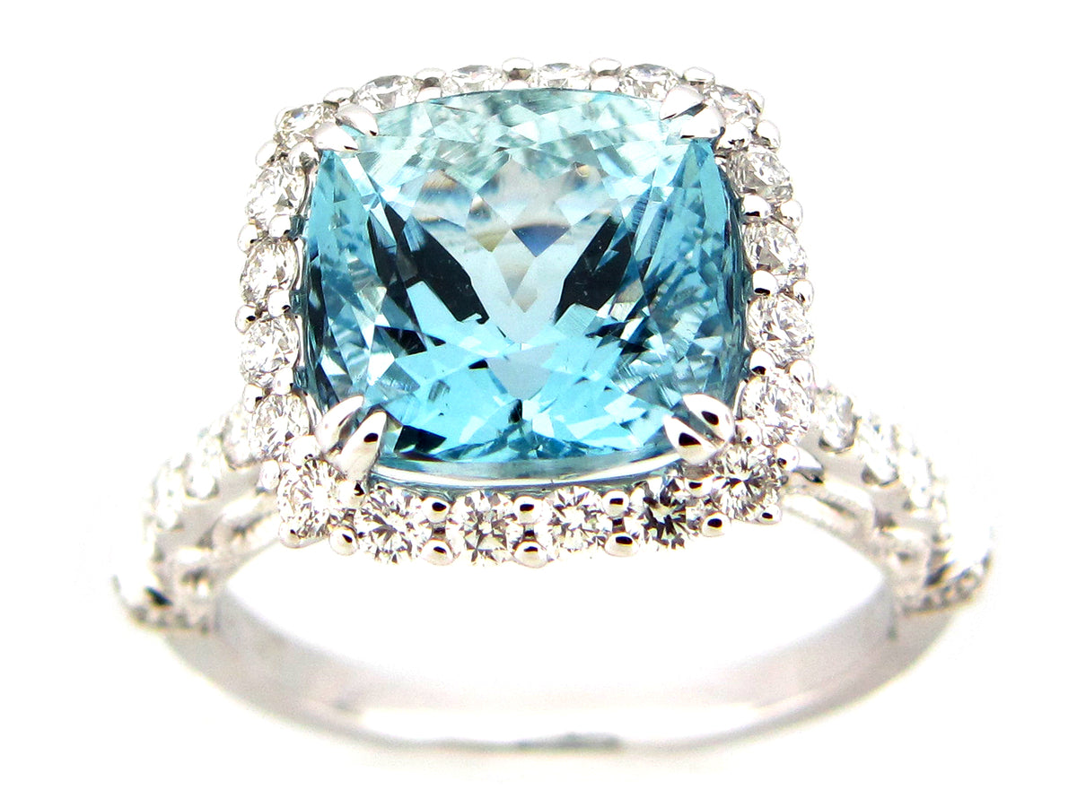 AQUAMARINE & DIAMOND RING, 18KW (H)