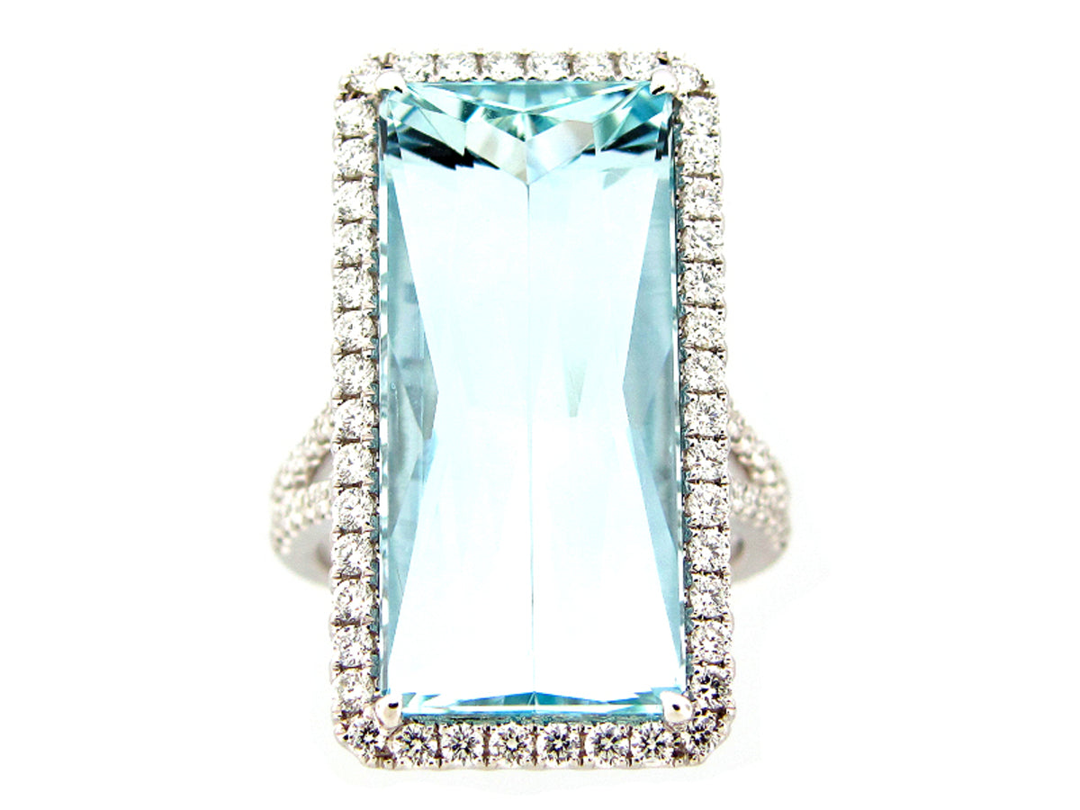 AQUAMARINE & DIAMOND RING, 18KW (H)