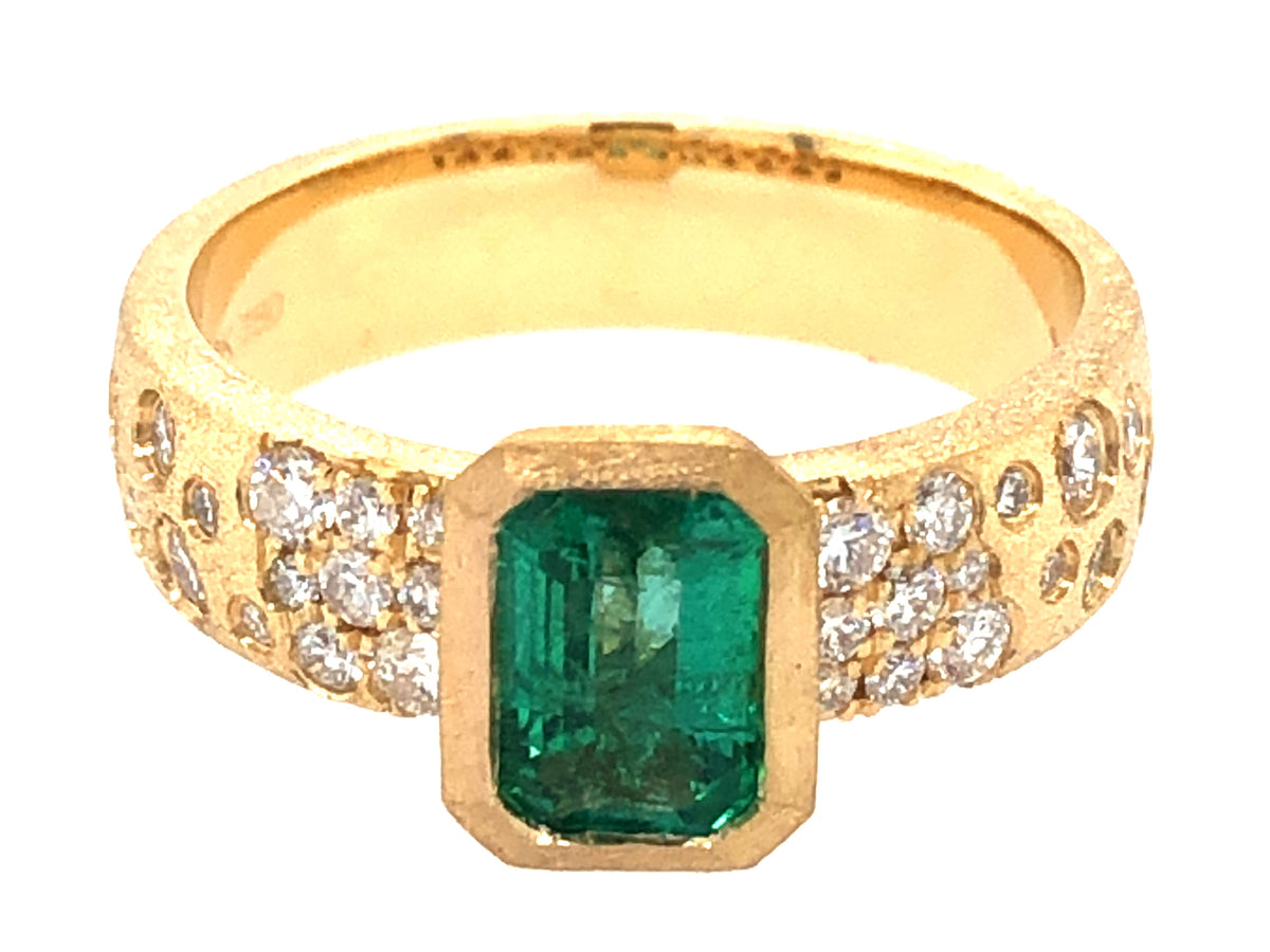 EMERALD CUT EMERALD BEZEL SET & DIAMOND RING, SATIN FINISH, 18KY (O)