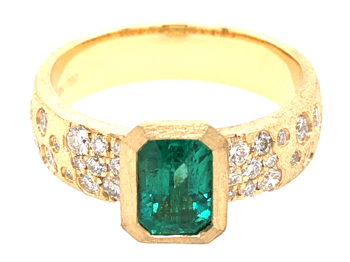 EMERALD CUT EMERALD BEZEL SET & DIAMOND RING, SATIN FINISH, 18KY (O)