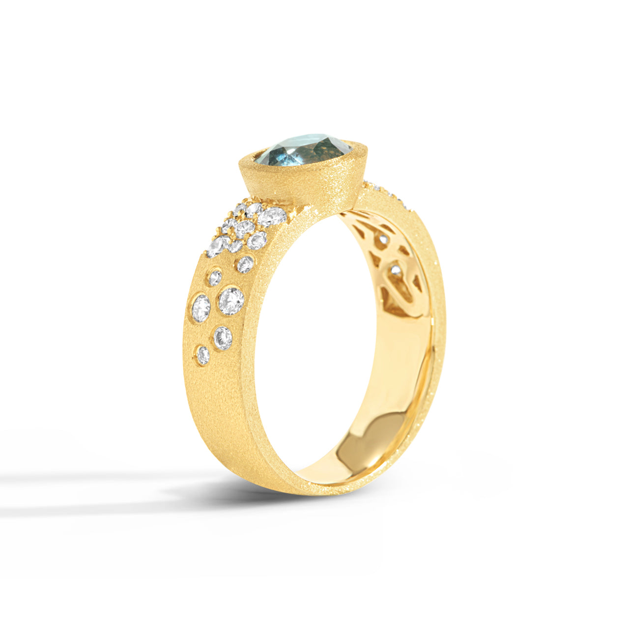 Oval Green Sapphire & Diamond Confetti ring