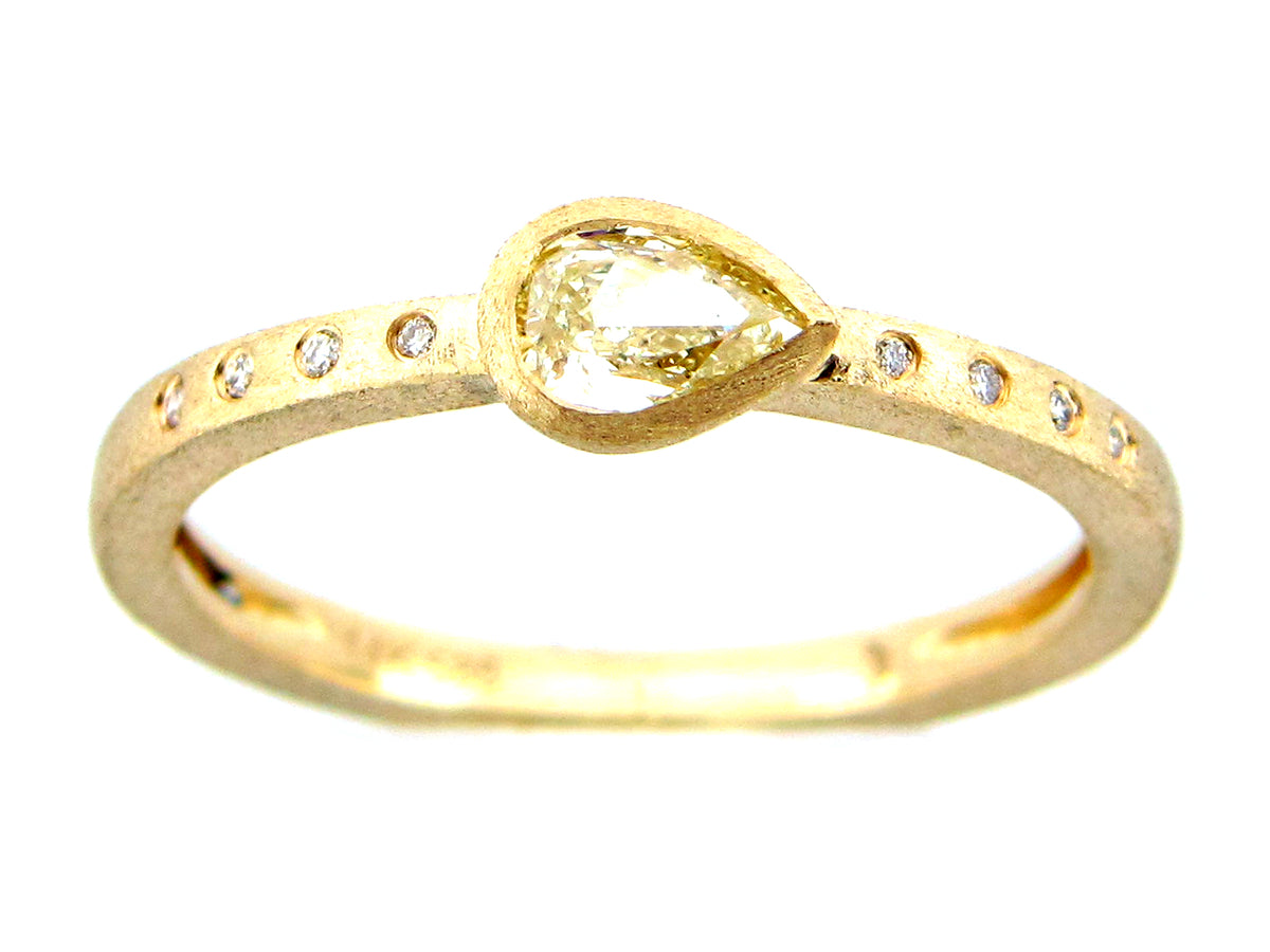 FANCY LIGHT YELLOW DIAMOND PEAR RING, SATIN FINISH, 14KY (N)