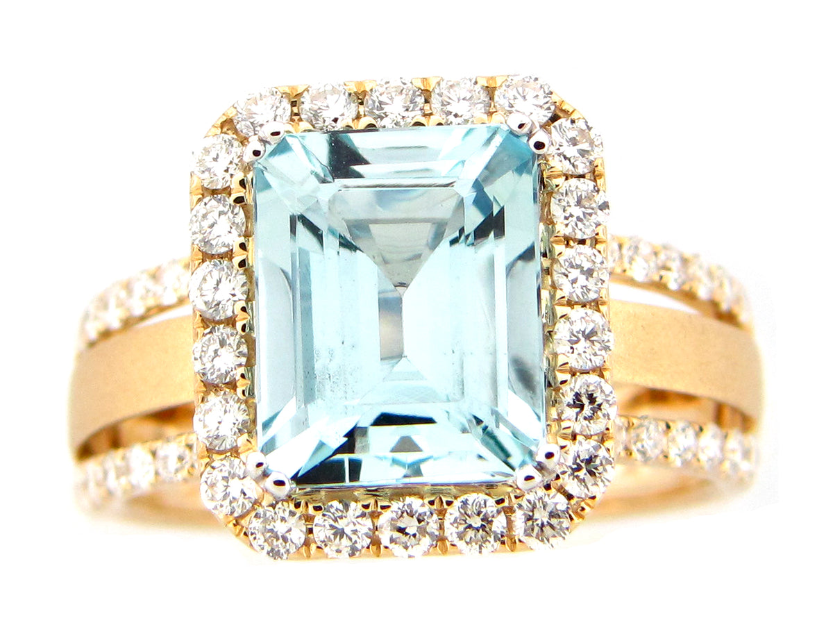 AQUAMARINE & DIAMOND RING, 14KWY (H)