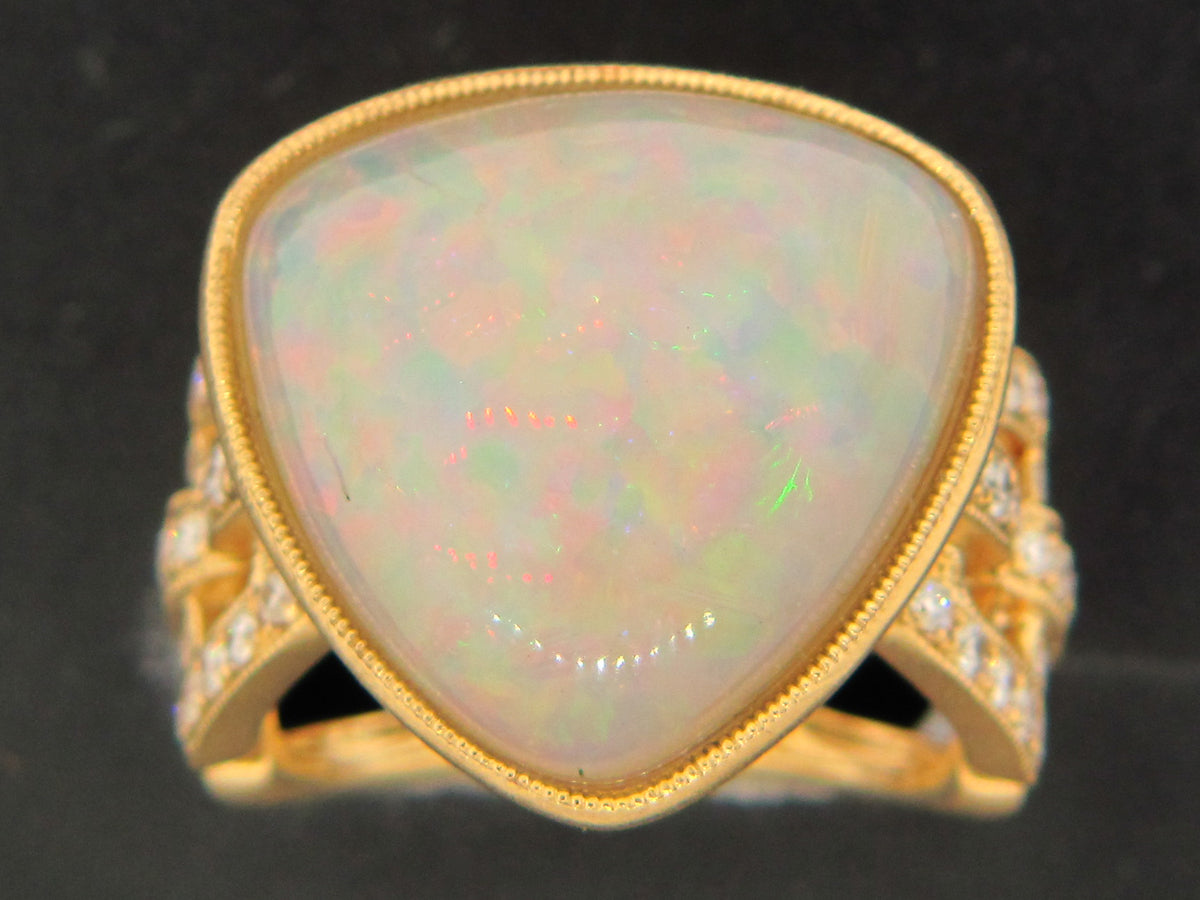 OPAL & DIAMOND TRIANGLE RING, 18KY (O)