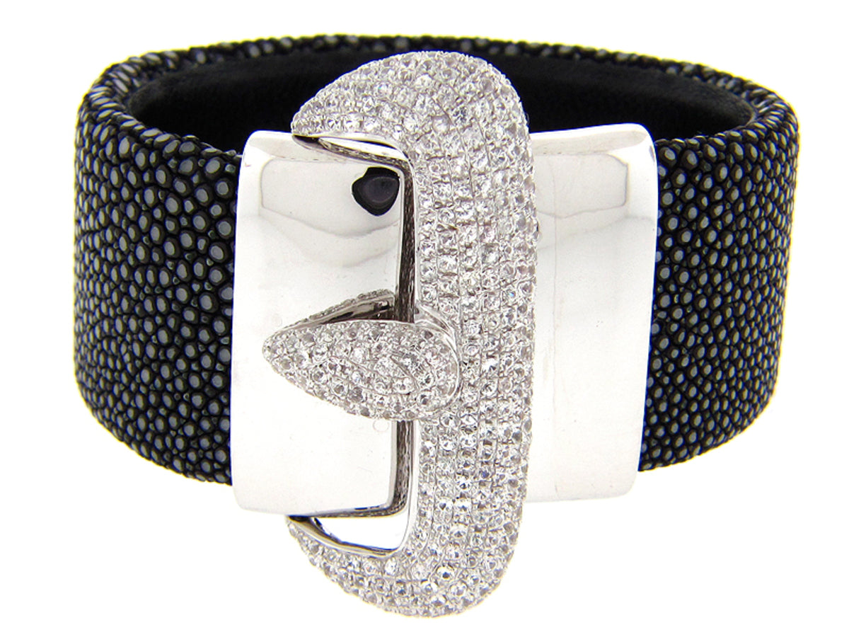 WHITE SAPPHIRE BLACK STINGRAY BANGLE, SILVER (E)