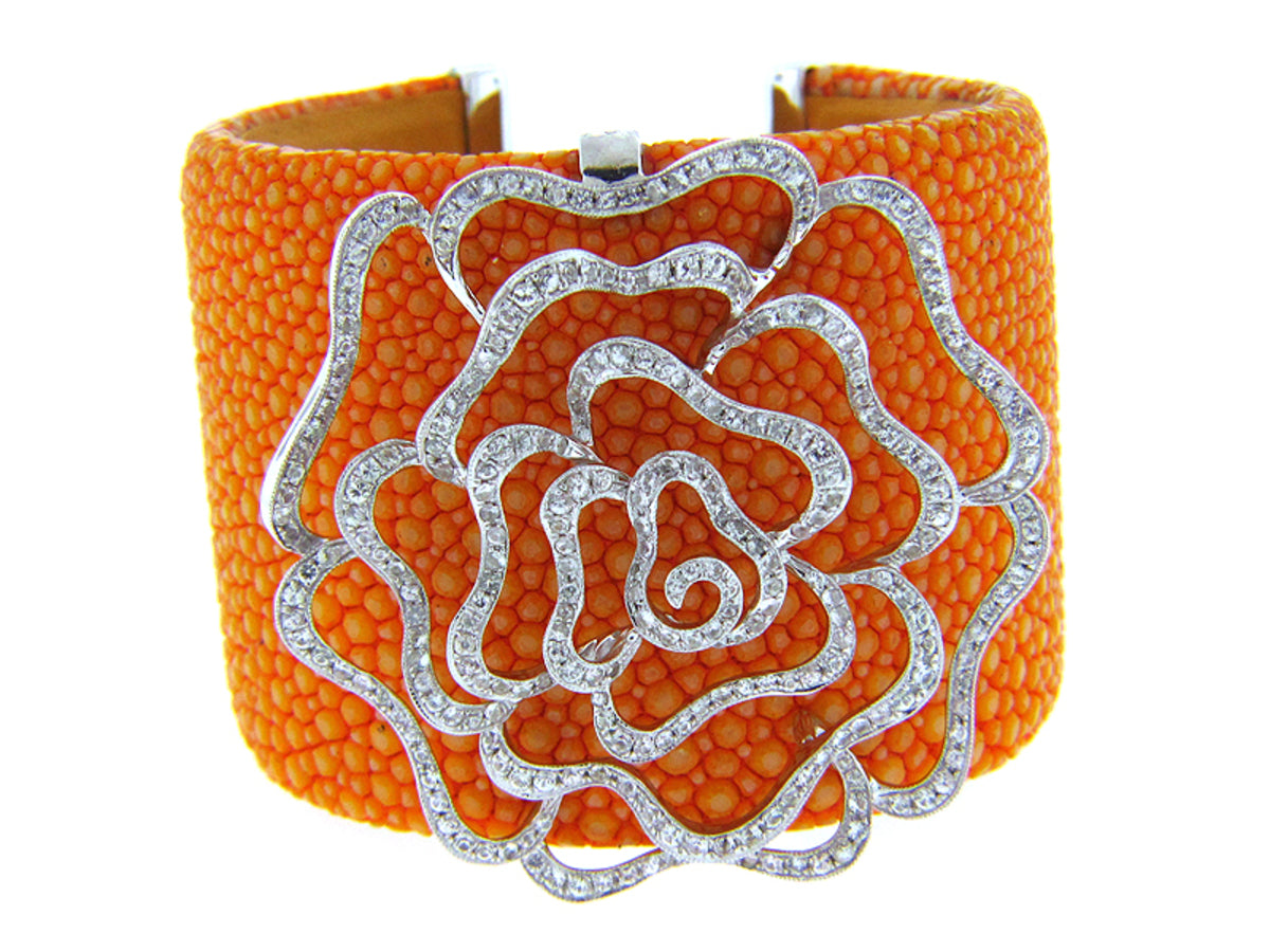 WHITE SAPPHIRE ORANGE STINGRAY BANGLE, SILVER (E)