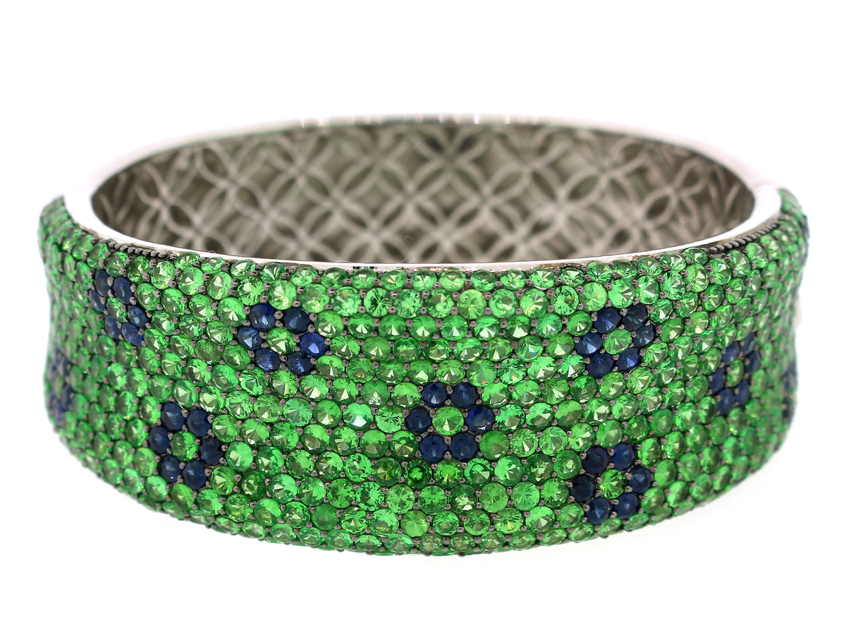 TSAVORITE & SAPPHIRE BANGLE, SILVER (H/N)