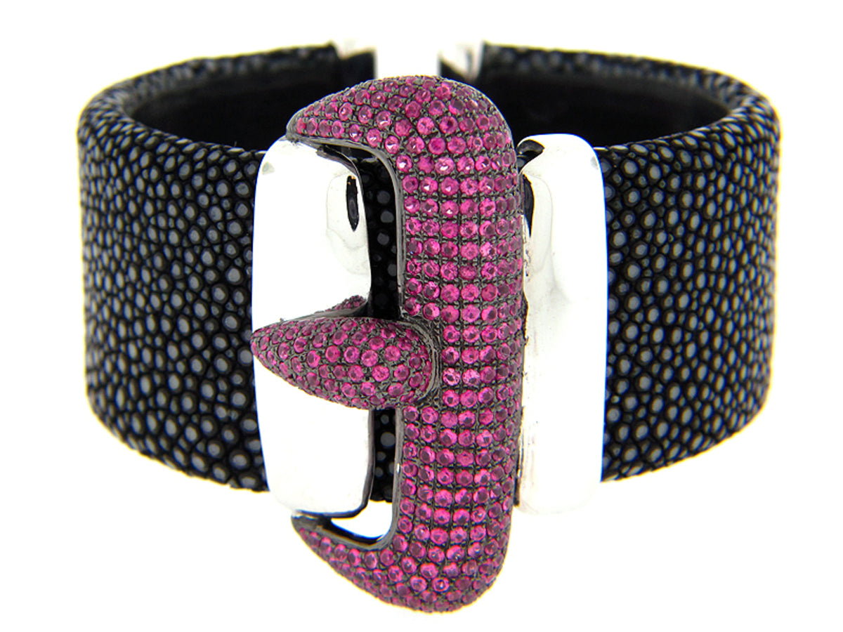 PINK SAPPHIRE BLACK STINGRAY BANGLE, SILVER (E)