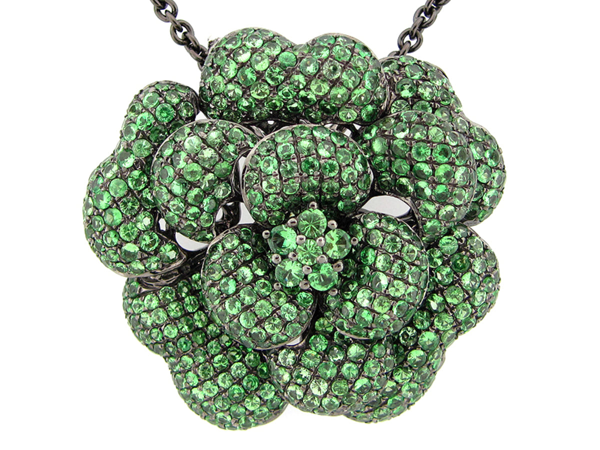 TSAVORITE PENDANT, BLACK FINISH, 24 " CHAIN, SILVER (N)