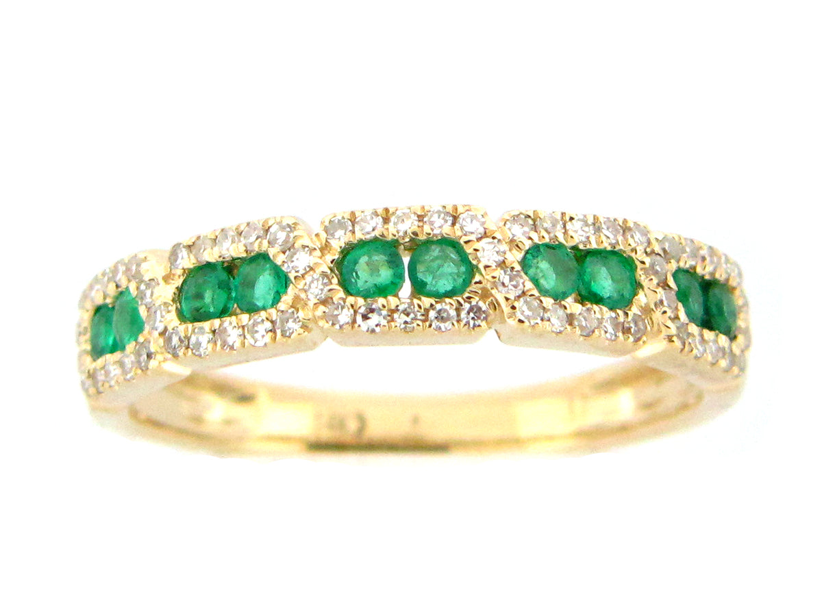 EMERALD & DIAMOND RING