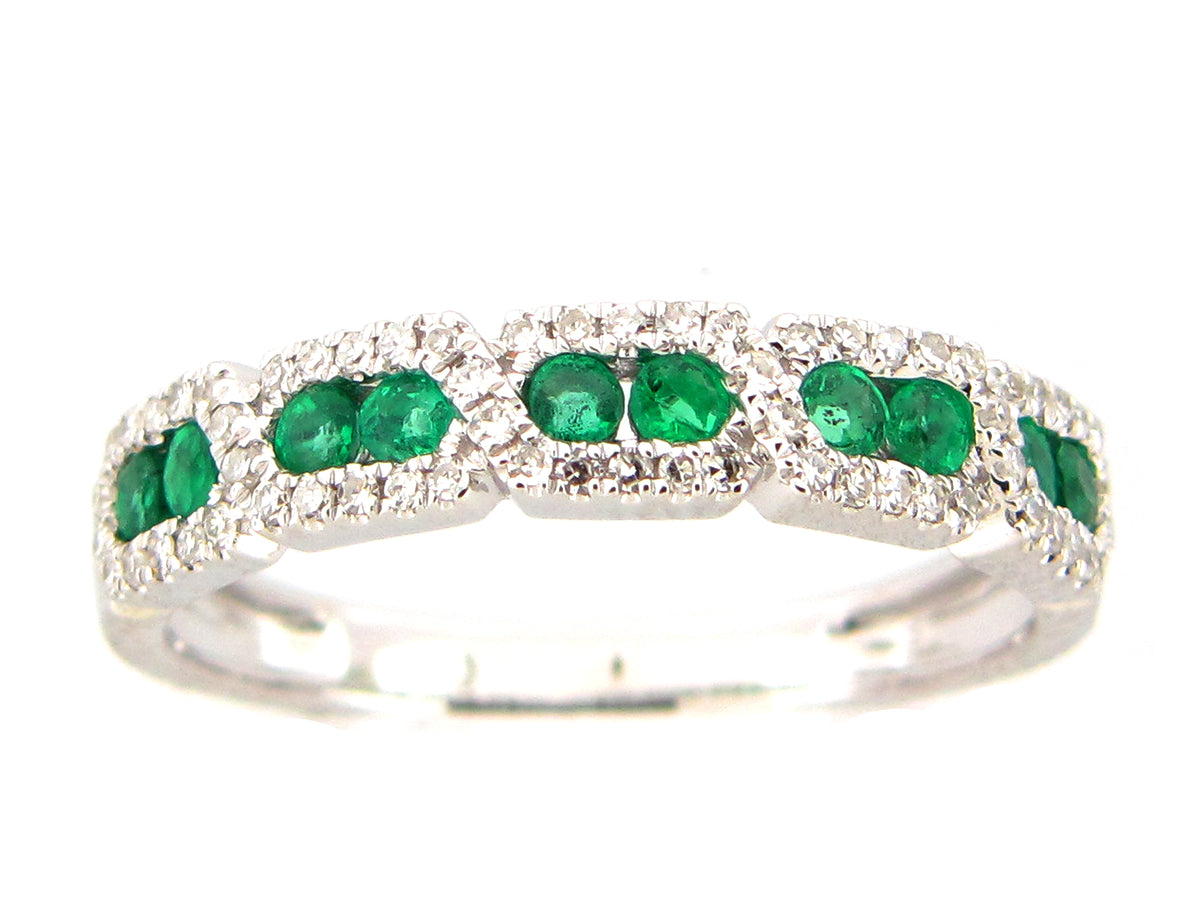 EMERALD & DIAMOND RING