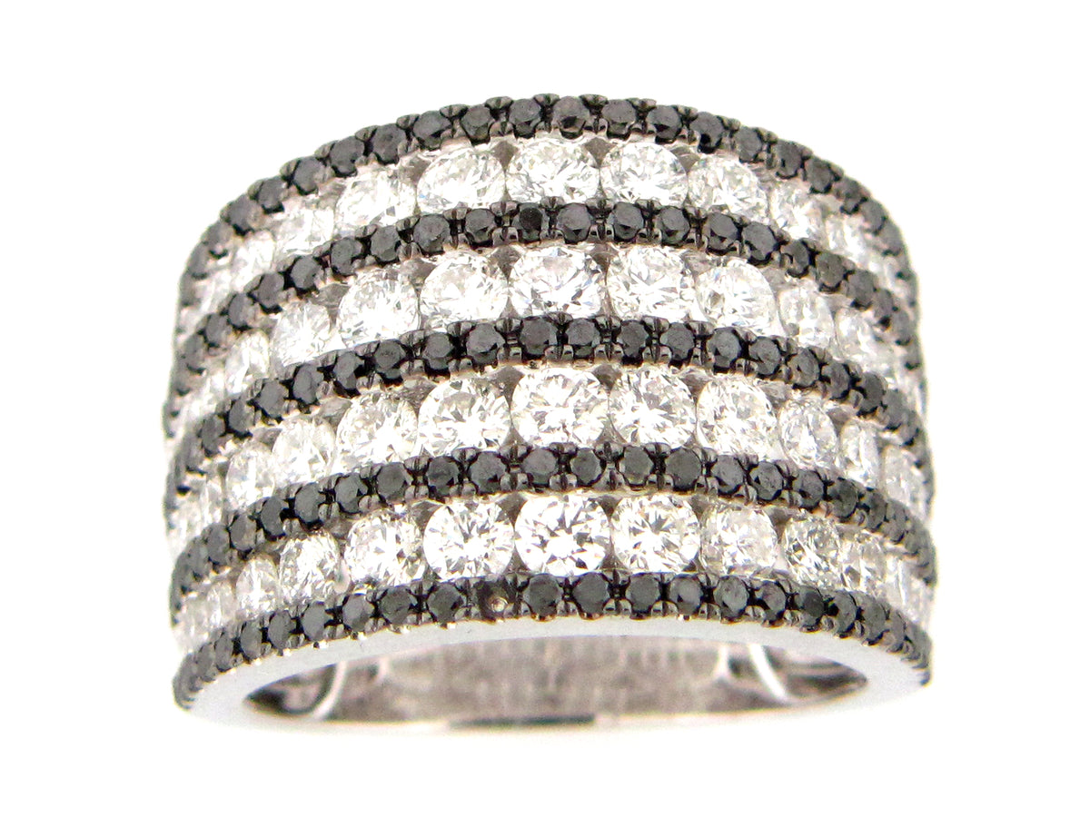 BLACK & WHITE  DIAMOND 4 ROW RING, 14KW (R)