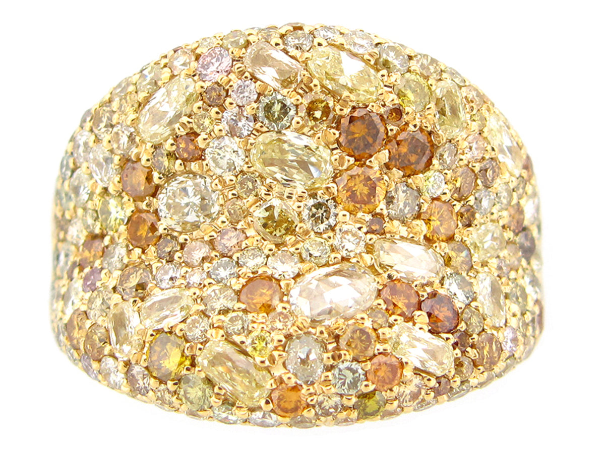 FANCY COLOR DIAMOND RING