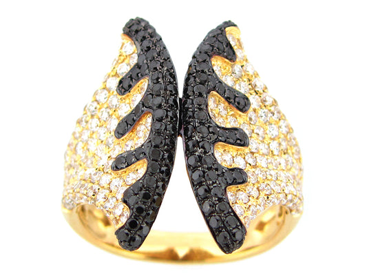 BLACK & WHTIE DIAMOND RING, 18KY (R/H)