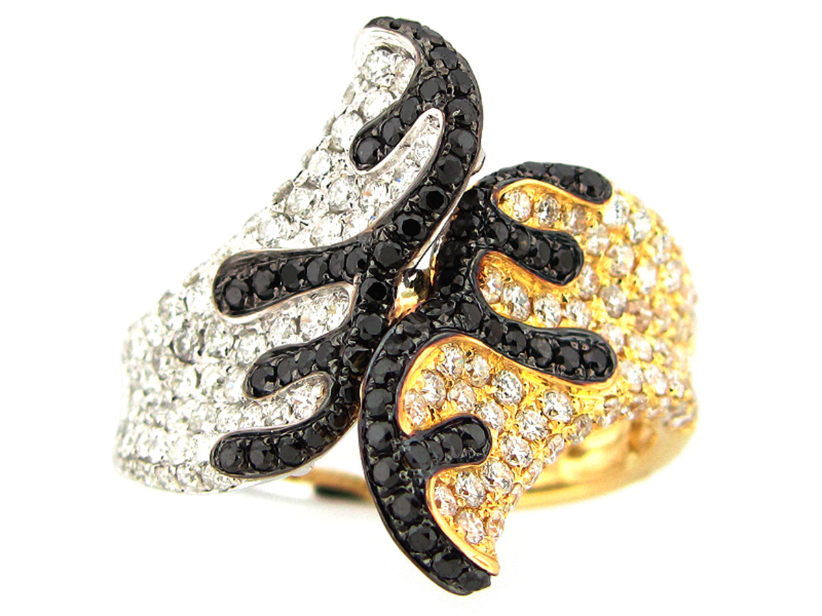 BLACK & WHITE DIAMOND RING, 18KT (R/H)