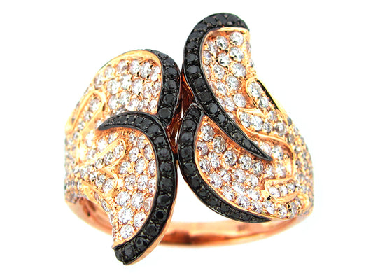 BLACK & WHITE DIAMOND RING, 18KR (R/H)