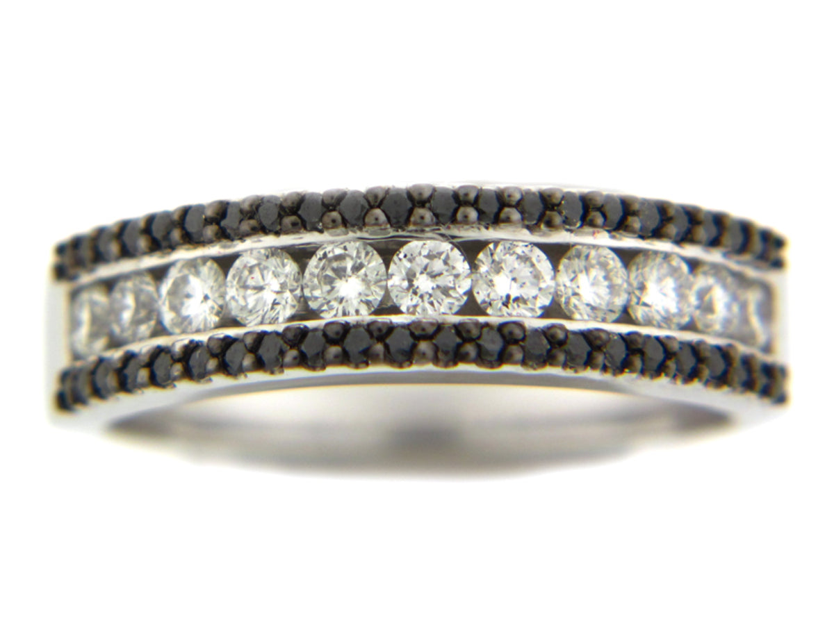BLACK & WHITE DIAMOND RING, 14KW (R/N)