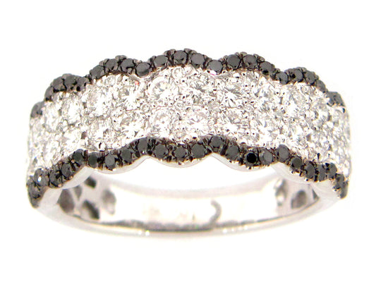BLACK & WHITE DIAMOND RING, 18KW (R)