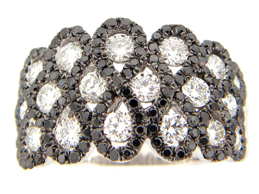 BLACK & WHITE DIAMOND RING, 14KW (R/H)