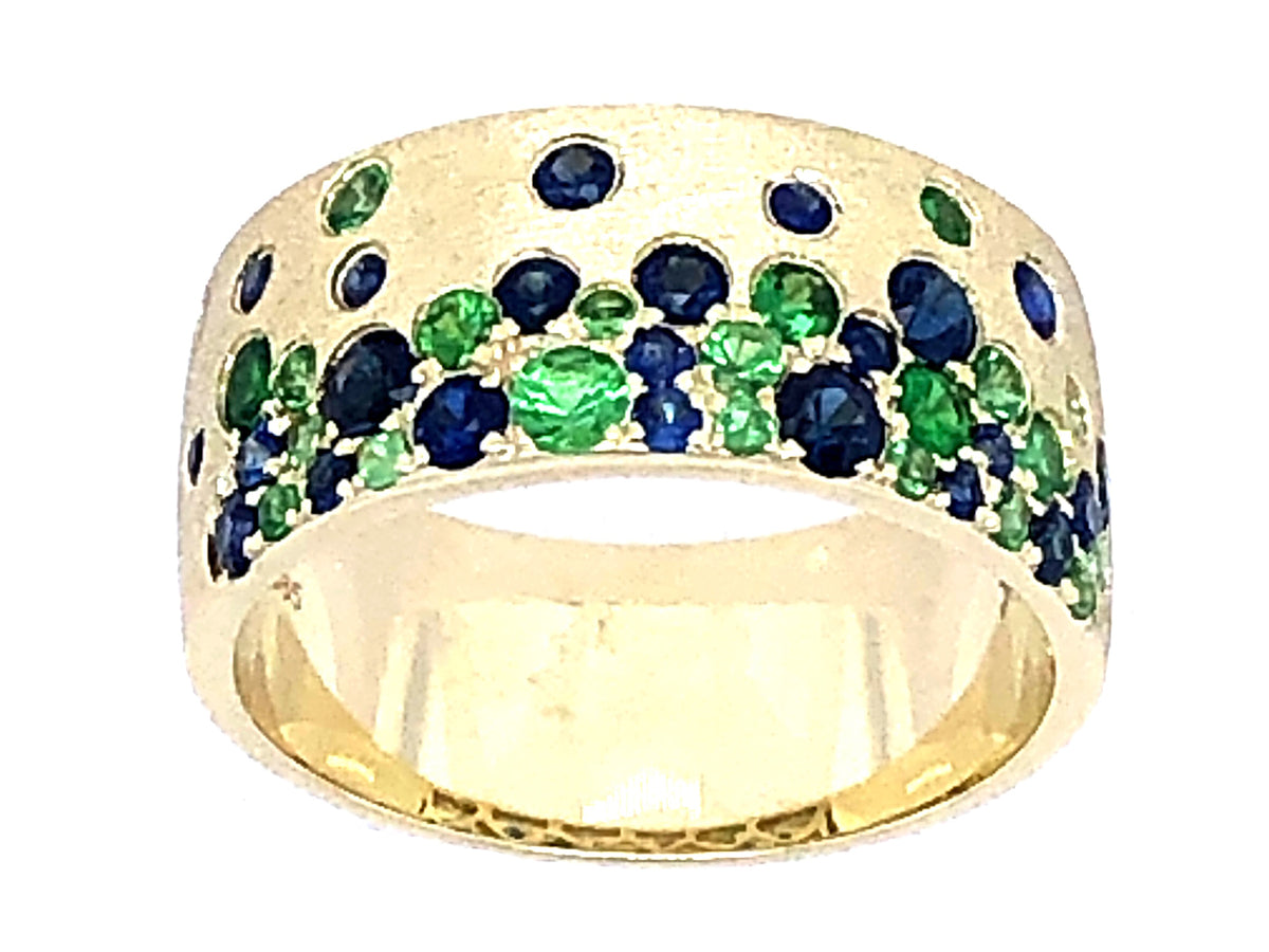 SAPPHIRE & TSAVORITE FLUSH SET CIGAR BAND, 8.7MM, SATIN FINISH, 14K GREEN GOLD (H)