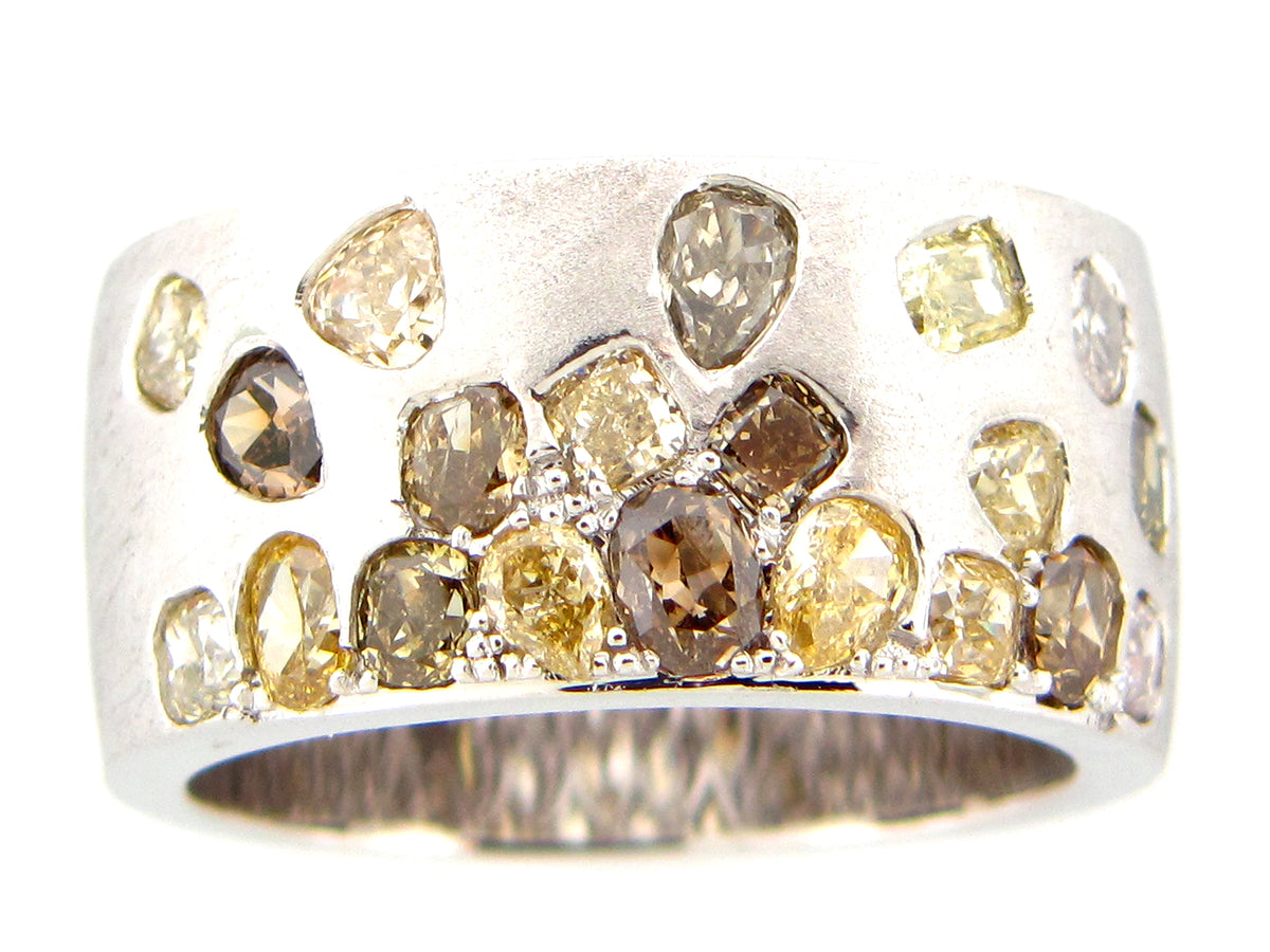NATURAL FANCY COLOR DIAMOND FLUSH SET CIGAR BAND, 9.7MM, RING, SATIN FINISH, 18KW (N)