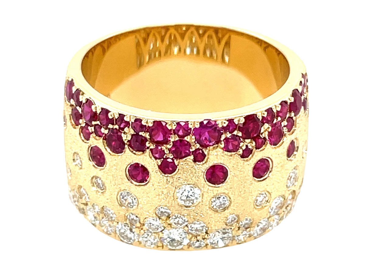 RUBY & DIAMOND SCATTERED 12.3MM WIDE FLUSH SET CIGAR RING, SATIN FINISH, 18KY (H)