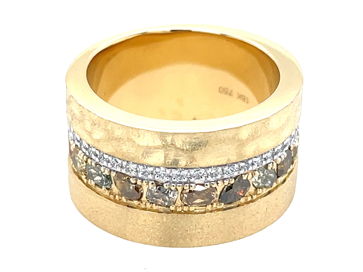 NATURAL FANCY COLOR & WHITE DIAMOND HAMMERED EDGE CIGAR BAND, 12MM
