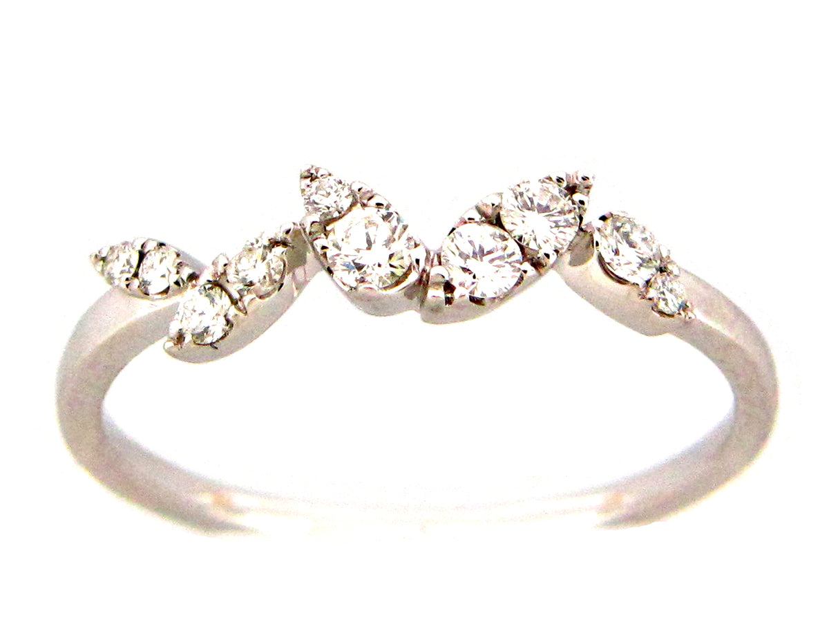 DIAMOND LEAF RING