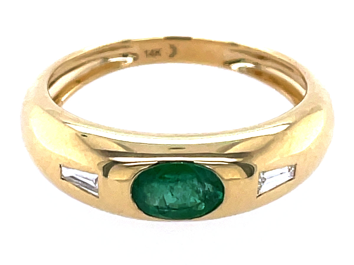EMERALD OVAL FLUSH SET & DIAMOND BAGUETTE RING