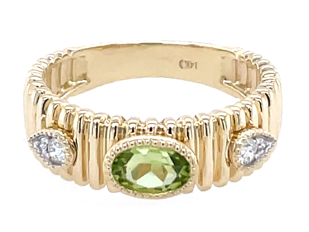 Peridot Oval Center Diamond Ribbed Ring