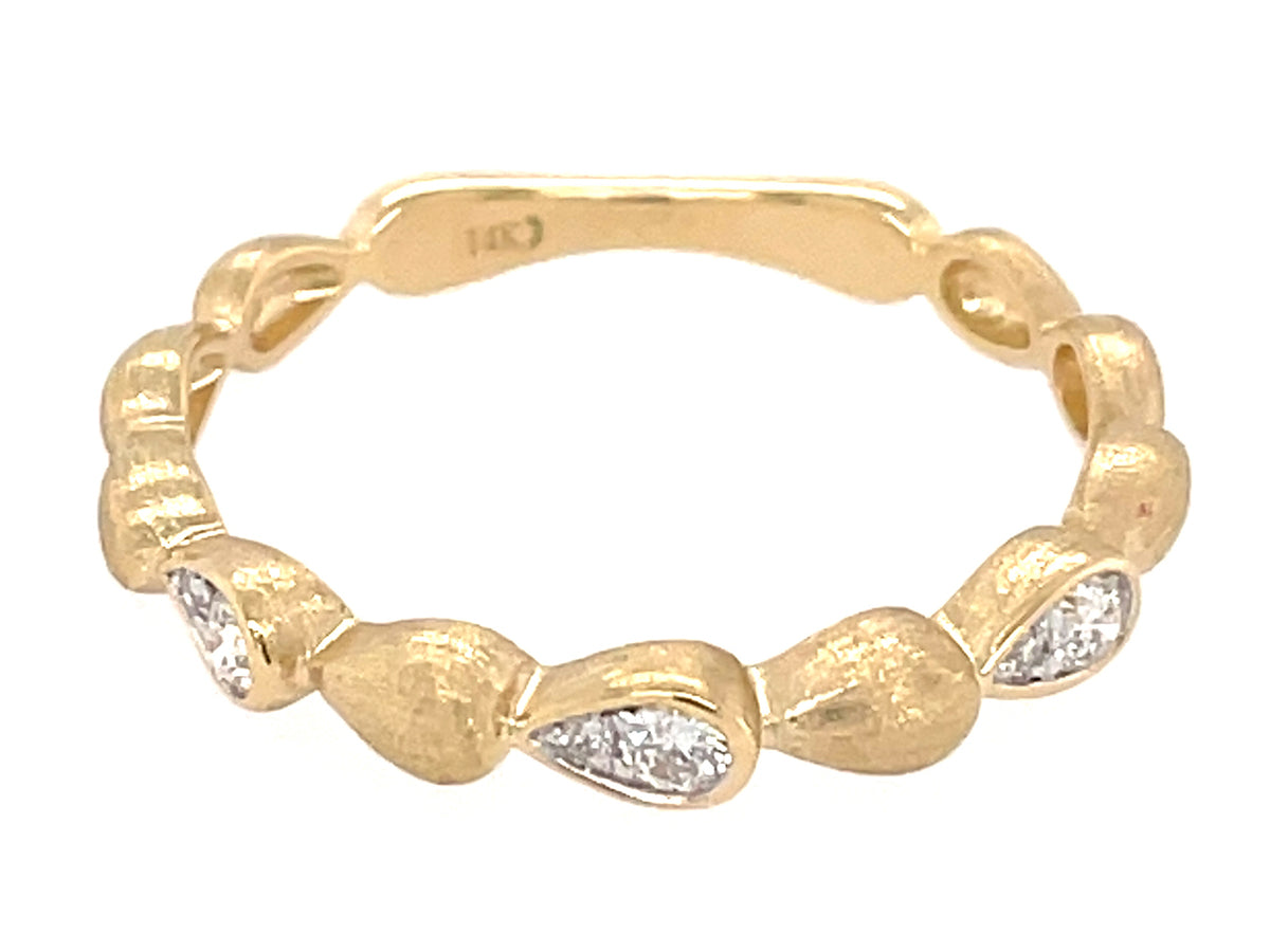 DIAMOND TEAR DROP BAND RING