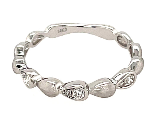 DIAMOND TEAR DROP BAND RING