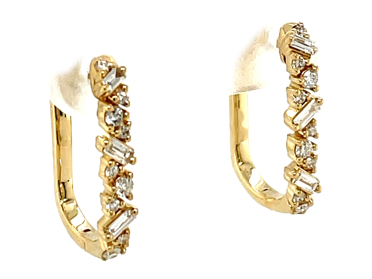 DIAMOND BAGUETTE & ROUND RETANGLE HOOP EARRING, 18X12MM