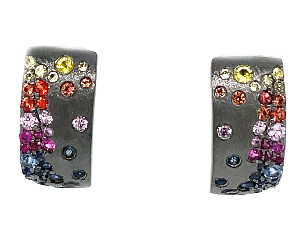 RAINBOW SAPPHIRE & TSAVORITE FLUSH SET EARRING