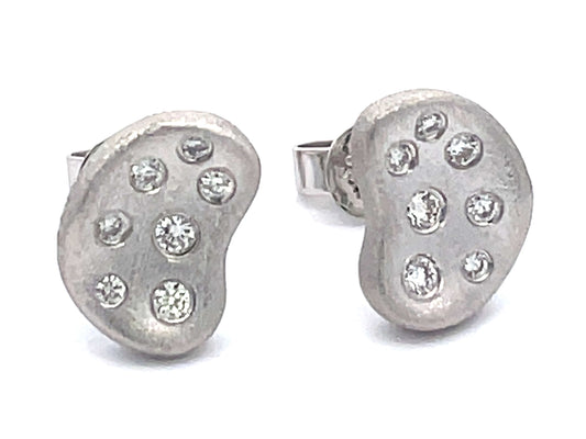DIAMOND ROUNDS FLUSH SET BEAN STUD EARRING