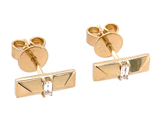 DIAMOND STUD EARRING