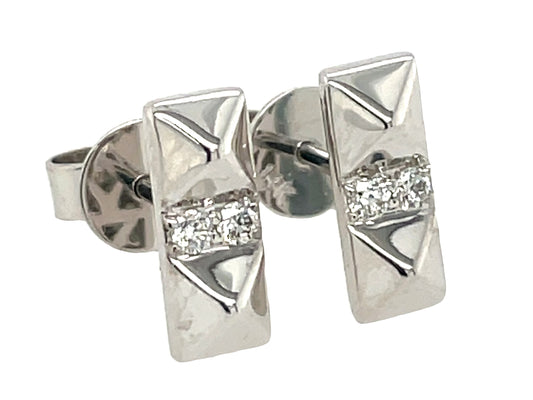 DIAMOND BAR STUD EARRING