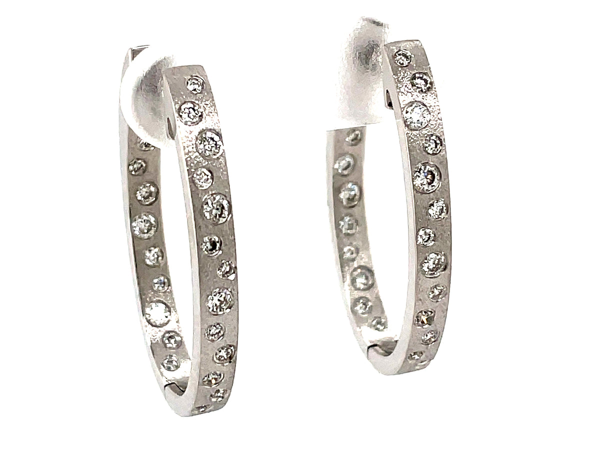 DIAMOND FLUSH SET OVAL 27X16MM HOOP EARRING