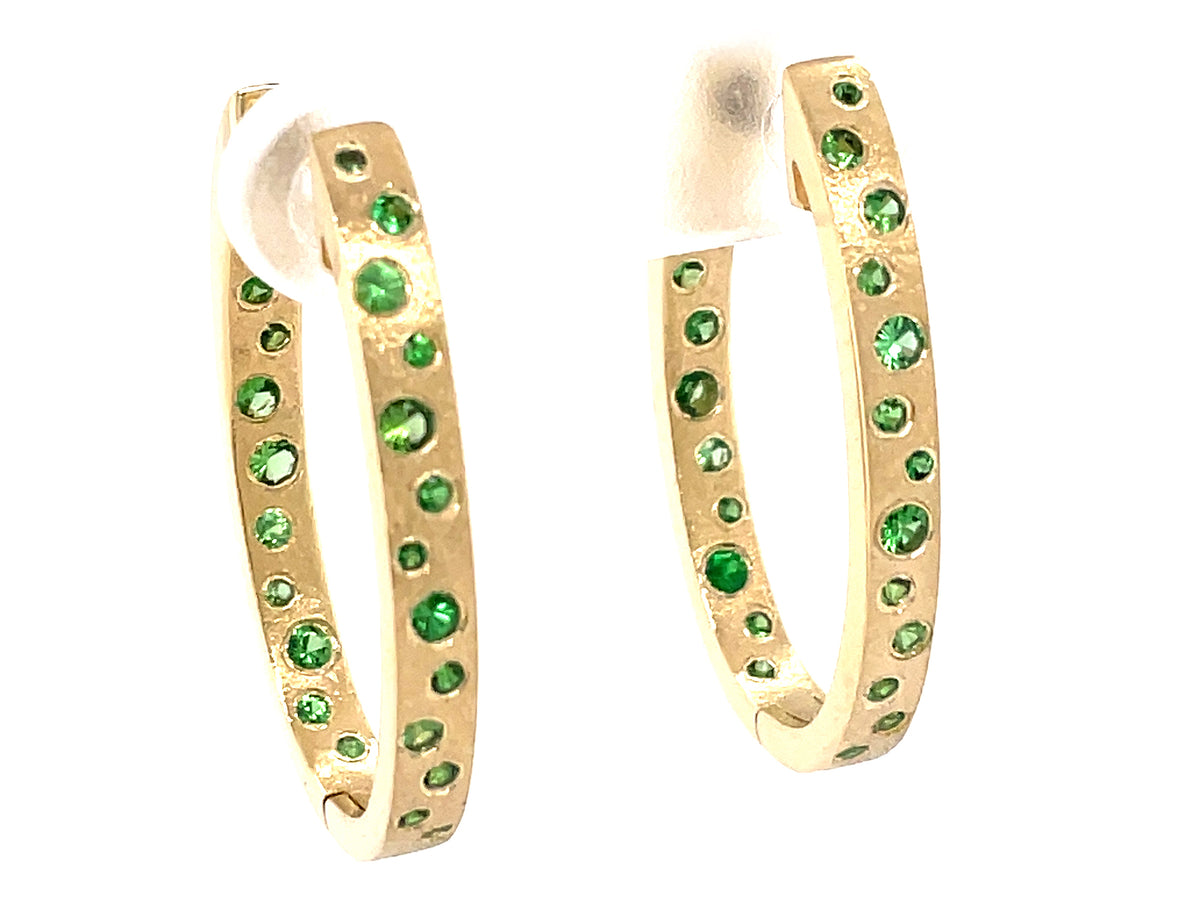 TSAVORITE FLUSH SET OVAL 27X16MM HOOP EARRING, SATIN FINISH