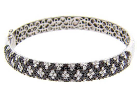 BLACK & WHITE DIAMOND BANGLE, 18KW (R/H)